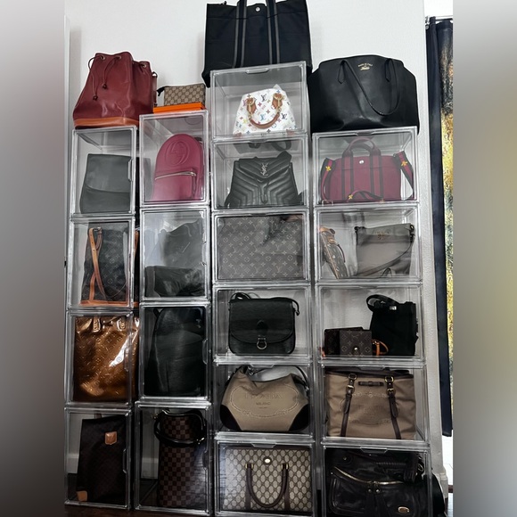 Meet your Posher, Chloe - Picture 2 of 3